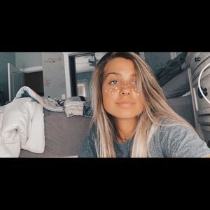 Meet your Posher, Cristina